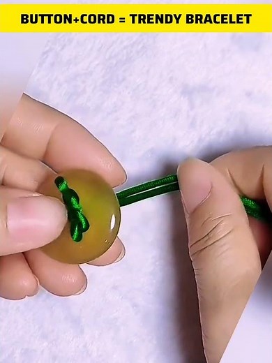 TURN SHIRT BUTTONS INTO STYLISH BRACELETS | DIY TUTORIAL #trendyfashin