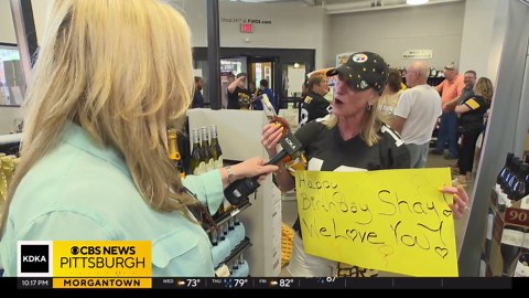Terry Bradshaw meets with Steelers fans