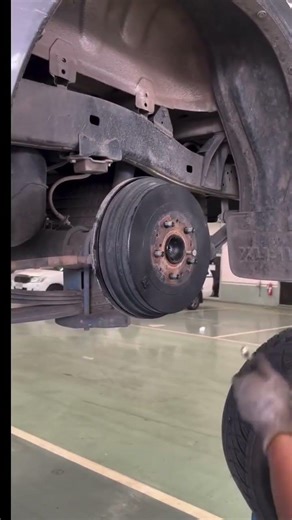 “Remove Rear Brake Pads with ONE Hand" #mechaniclife #carrepair #automotive #diycar #shorts