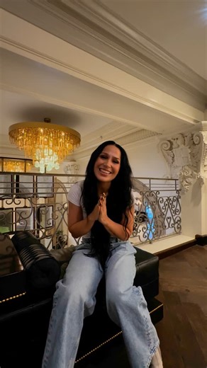 Jennifer Peña on Instagram: "WAKALA out 20 de Junio! #jenniferpena #newmusic #jenergy"