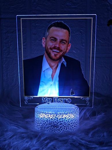 Memories that shine forever 💫 Personalized LED frame with photo or words you love ❤️ 16 colors • Remote control • Pure magic ✨ #birthdaygift #giftforhim