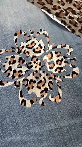 Let's create some custom jeans using a stencil and some transfer foils 😍 #transferfoil #craftingideas #metallicfoils #diycrafts #foils #CraftingInspiration #upcycledfashion | Artistic Painting Studio