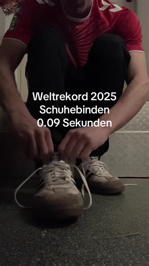 Record Time for Tying Shoelaces: 0.09 Seconds