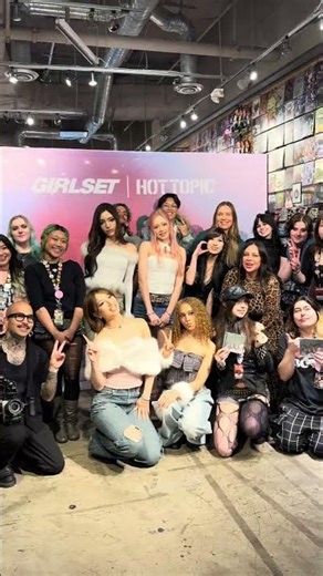 Meeting our LOCKETS at ‪@hottopic‬ was everything 🫶 Thank you all for coming out!!