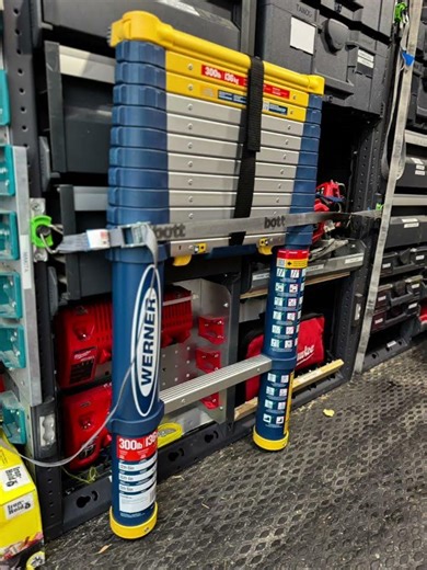 VersitileTelescoping LAdder