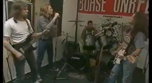 Die Onkelz spielen "Freddy Krüger" in ihrem damaligen Proberaum in Offenbach, Oktober 1988. | BO Galerie von Fans für Fans