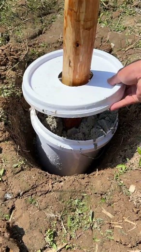 New Post Fixing Method: Bucket + Concrete = Strong Base