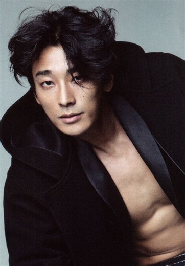The Style Statement of Ju Ji Hoon: Unbuttoned Shirts