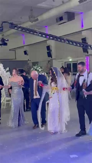 Halay auf Deutsch Rap – Hochzeitstanz in Frankfurt