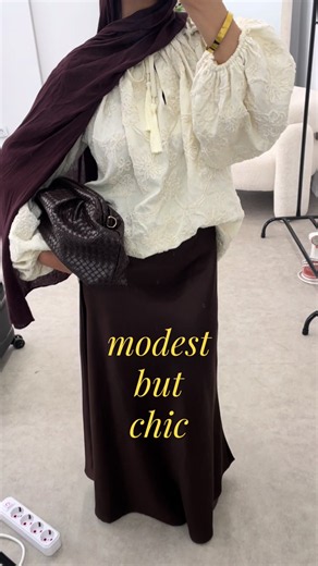 Modest but Chic Outfit Ideas: Algerian Chemise Styling Guide
