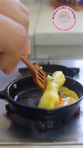 MAKING MINI OMELETTE 🥚