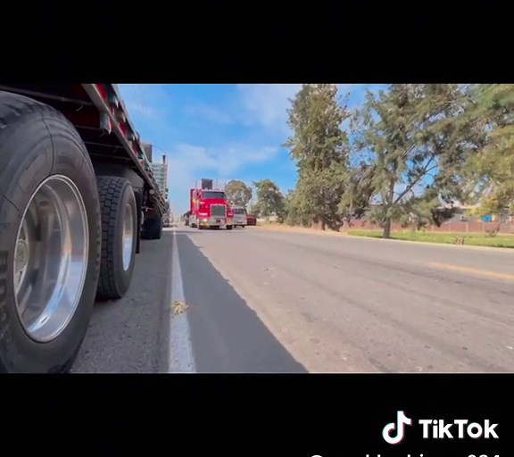 #rutasperuanas🇵🇪 #ecuador🇪🇨 #kenworth #tik_tok