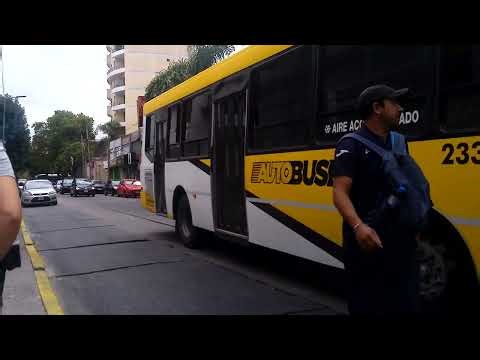colectivo de la linea 550 por lomas de zamora