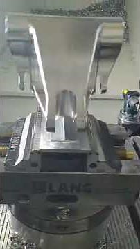 5-axis cnc machining with the Makro•Grip® centering vise