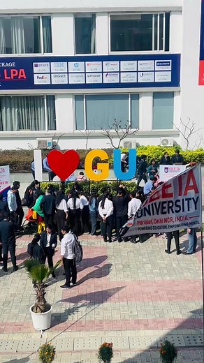 Diving into the vibrant world of business creativity at Bizz Fiesta 2k24! From Ad Mad showdowns to innovative Business Plan competitions, Geeta University was buzzing with talent from across universities and colleges! #BizzFiesta2k24 #BusinessCreativity #StudentEntrepreneurs #GeetaUniversity #AdMad #CompetitionFever" | Geeta University