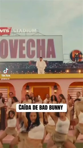 Language Exchange Madrid • LEM + Club Tour on Instagram: "Bad BOOOM💣 Bunny al Super Bowl🙌🏼 #badbunnysuperbowl"