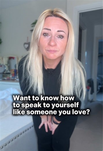 🪞✨ For so long I truly believed: “I’ll feel better about myself when I lose the weight.” And I’ve been in that cycle more than once. I’ve lost weight before. I looked “great”. People told me how amazing I looked. ✨ But I’d still stand in the mirror and couldn’t see it. Couldn’t feel it. Couldn’t appreciate it. I was just as critical, just as unhappy, just as hard on myself as I was when I was bigger. 💔 Because it was never my body. It was the relationship I had with myself. 🖤 Recently, I’ve l