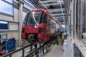 L'opération "mi-vie" de la deuxième Ter2N-ng 🚅 vient tout juste d'être finalisée 😍. Retrouvez plus d'info sur les pourquoi et comment de cette rénovation de fond en comble dans l'interview 🎤 avec Fränz Dörding des CFL. https://blogcfl.lu/fr/groupe-cfl/remise-en-service-de-la-deuxieme-ter2n-ng-des-cfl-renovee | CFL - Société Nationale des Chemins de Fer Luxembourgeois