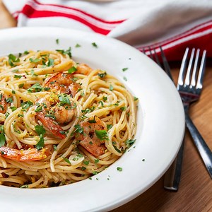 12M views · 54K reactions | With this one-pot shrimp scampi, you can spend more time eating than cleaning! Get your very own One Top to make this recipe happen right here: https://goo.gl/hCKCnt - We may make some $$ if you buy! | Tasty | Facebook