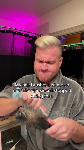 How to Clean Your Hairbrush Effectively