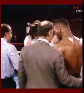Devastating punching power 💪 The Night When Mike Tyson Fought With Irish Giant Mike Jameson 🥊 | Street Fight Europe