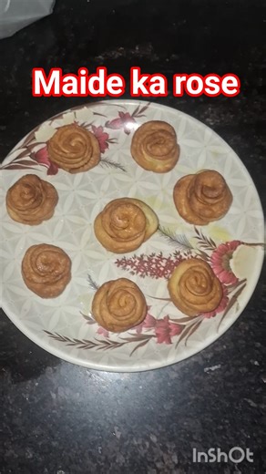 rose flower design mathri , maide se banaye ye rose ki beautiful mathri