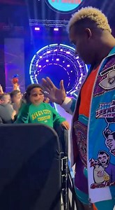 Kid Encourages Wrestler Before Promo | Fight Verse