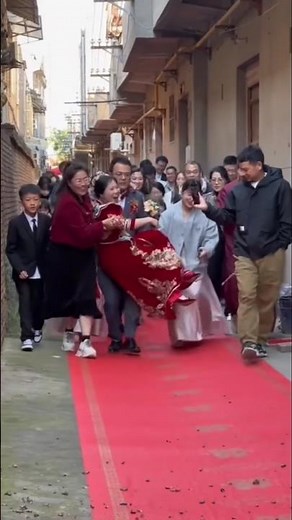 If you don't exercise properly, you won't even be able to carry your bride #shorts #301 #wedding