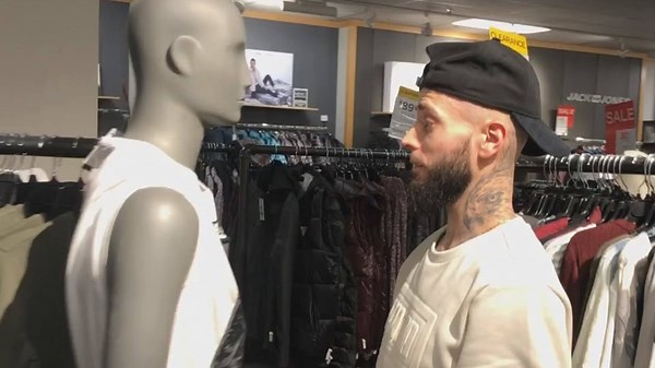 Corny Jokes at the Mall That Will Make You Laugh Out Loud