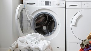 I tried to fix the rubber seal on my washing machine when it started to move