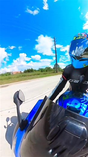 640K views · 21K reactions | Sneakin up on @Life on 2’s and @psharpzoo #funny #funnyvideos #cute #girls #friends #family #hair #squeezer #blowthisup #comedia #duet #edits #foryou #6859 #fblifestyle | Googlesho Biker | Facebook