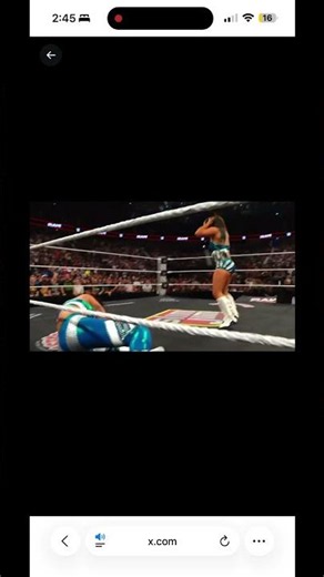 LYRA VALKYRIA TURNS HEEL & ATTACKS BAYLEY! #bayley #lyravalkyria #raw #wwe #wweraw #netflix #london