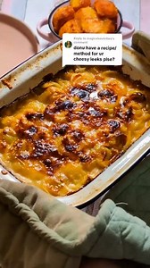 Loads of you asked how I made my cheesy leeks when I posted my roast dinner the other day! My Hot Honey Cheesy Leeks has to be one of my favourite side dishes, whether it's with a roast or not! #cheesyleeks #leeks #sidedish #sugarpinkfood #weeknightrecipe | Sugar Pink Food: Slimming Recipes by Latoyah