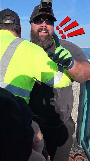 Magnet Fisher's life changed forever! #treasurehunt #magnetfishing #magnetfishingfinds