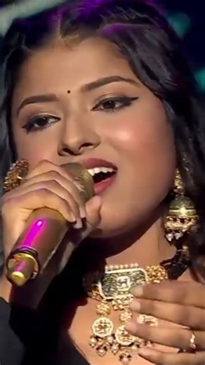 Who Sang "Dil Cheez Kya Hai" Better? | Arunita Kanjilal | Khush Nagar