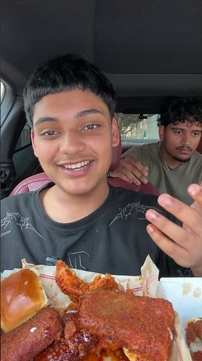Chilis mukbang but took nafeats account #foodtiktok #mukbang #chilis #mukbangeatingshow Chili’s