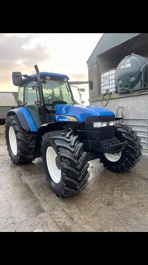 “No gem like a TM” wee tidy up on this tidy 140😈👌 #newholland #tm140 #sandblasting #spraypaint