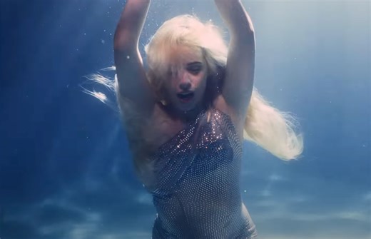 【MV首播】Camila Cabello新单《GODSPEED》