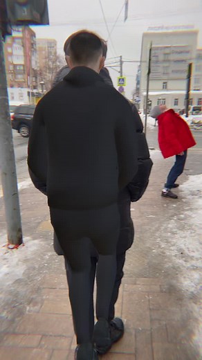 Трюки с телефоном на ноге: Литвин в действии