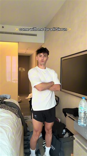 been easing myself back into running since i got a shin injury during my hyrox back in november last year - @Gymshark code CRISP10 for 10% off (also supports me as a creator) ad