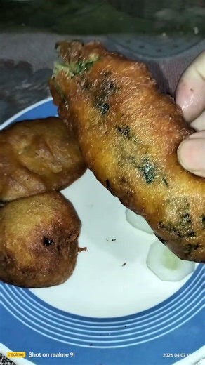সন্ধ্যার নাস্তায় পাকোড়া, বেগুনি, আলুর চপ#food #utubeshorts #trendingshorts #utube #viralshorts