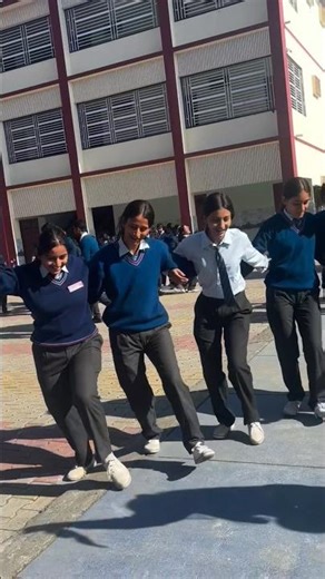 School girl's Boys Pahari Nati Dance #pahadisong #himachali #himachal #pahadidance #pahadi #pahad