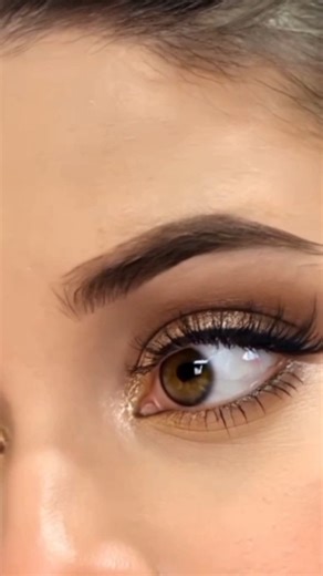 makeup tutorial#golden eyeshadow#eyemakeup#shortvdo#verlvdo#love🥰🥰🥰