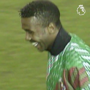 👕 197 #PL appearances ⛔️ 57 clean sheets Lucas Radebe joined Leeds United, #OnThisDay in 1994 🇿🇦 | Premier League