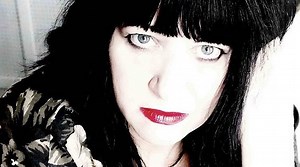 Lydia Lunch. Due potenti spoken word contro il razzismo, la brutalità della polizia e l'amministrazione Trump - Notizie - SENTIREASCOLTARE