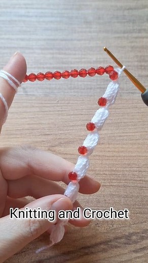 It's very easy to knit if you have beads and thread!! crochet knitted bracelet 🌱🦋🌱🦋🌱🦋 #crochet #bracelet #knitting | Knitting and Crochet