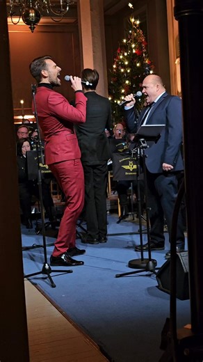 658K views · 10K reactions | Veldig flott konsert i Strømsø kirke i går med Jan Runar Eliassen, Kim Wigaard, Guri Schanke og Jernbanens Musikkorps. Takk til Jan Runar, Kim og Demenskoret. Det dere har gjort har betydd mye for demensomsorgen i Norge Viktig budskap i sangen "You'll Never Walk Alone" | Verdig eldreomsorg | Facebook