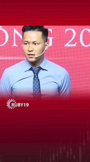 1.2M views · 13K reactions | Đã chọn đi làm thuê thì đừng chê khó khăn hay vất vả. Chính những thử thách ấy mới rèn luyện bản lĩnh, kinh nghiệm và ý chí để bạn trưởng thành và tiến xa hơn trong sự nghiệp.#LamThue #KhongSoKho #VuotKhoThanhCong #TruyenCamHung #DongLucMoiNgay #BanLinh #TuDuyLamGiau #KhoiNghiep #KinhDoanh #ThanhCong | Ruby Business | Facebook