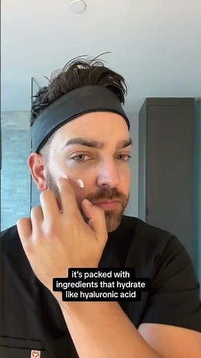 Reviewing the new Hydro Boost Water Cream from @Neutrogena boost your skin’s hydration vitals. Gra