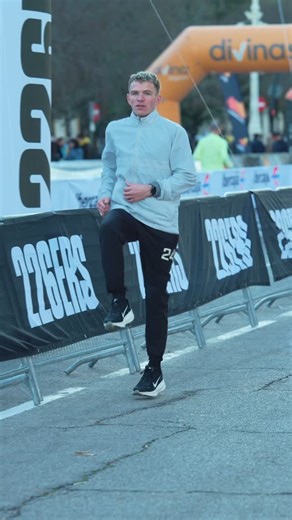 RunnersNerd on Instagram: "Shortly after this footage was taken, Andy Butchart (🏴󠁧󠁢󠁳󠁣󠁴󠁿) ran a PB, his first in 5 years, clocking 27:43 and setting a new Scottish record 🏆 After years of setbacks, he finally saw progress and shared this message on his socials: “If you’re struggling, going through a hard time, and feel like there’s no light at the end of the tunnel, don’t give up...people will give up on you, and you’ll realise who the real ones are. Keep them close, they’re the good guys